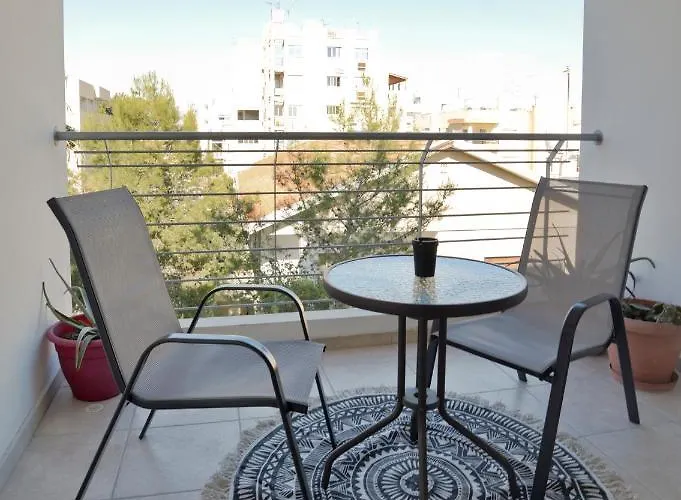 Glabur - The Cozy Atelier - City, Free Parking & Wifi, Welcomes You!!! *